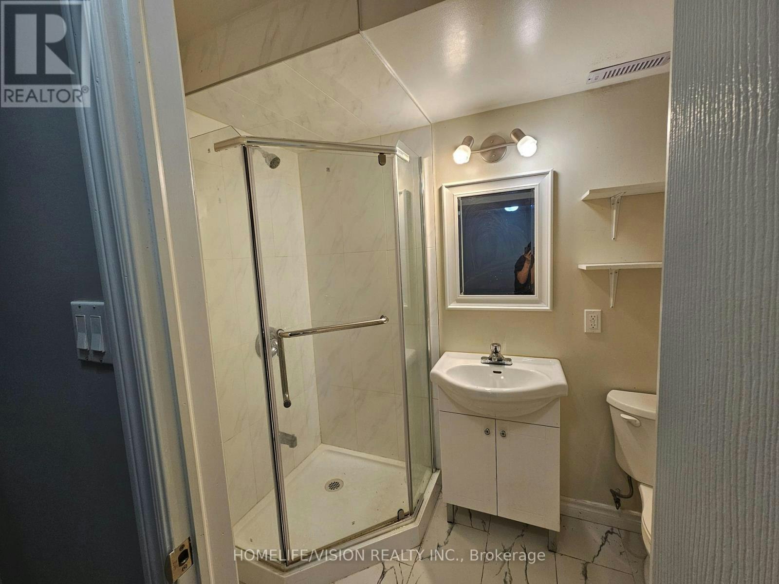 LOWER-596 Skinner Avenue, Newmarket, ON, L3X 2A8 - 9