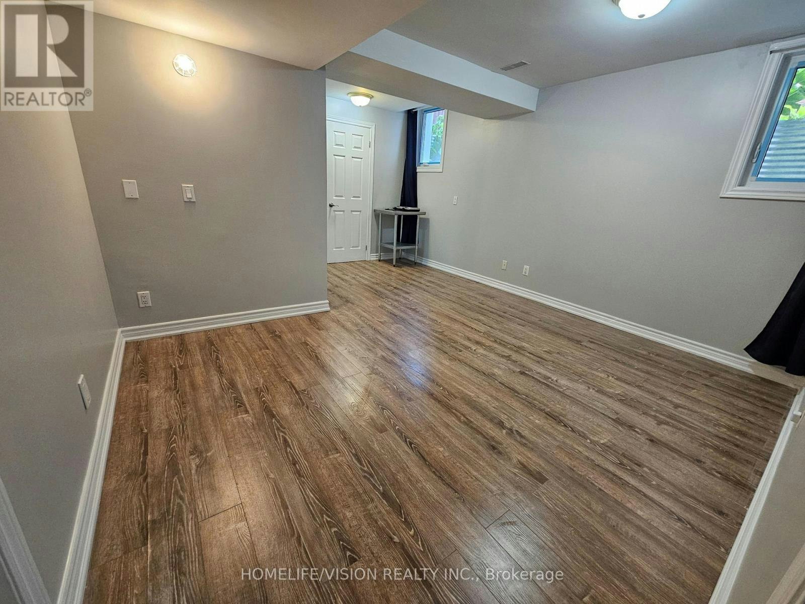 LOWER-596 Skinner Avenue, Newmarket, ON, L3X 2A8 - 5