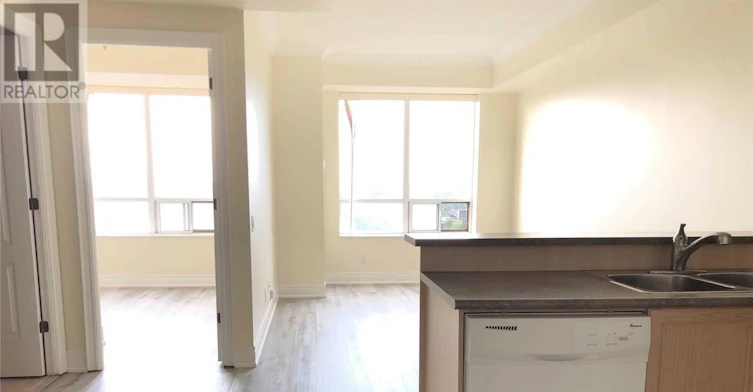 RG8-1 Clairtrell Road, Toronto, ON, M2N 7H6 - 2