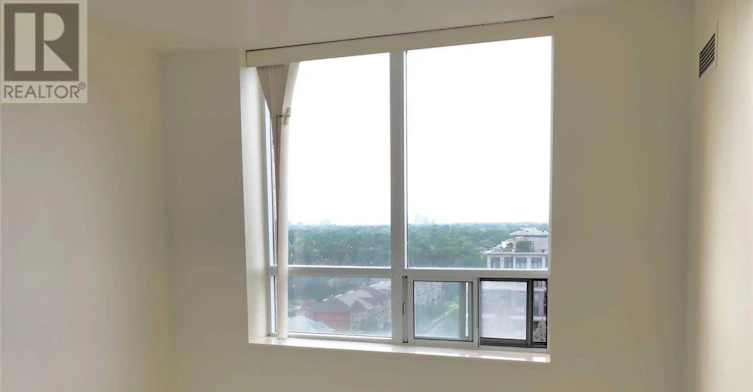 RG8-1 Clairtrell Road, Toronto, ON, M2N 7H6 - 4