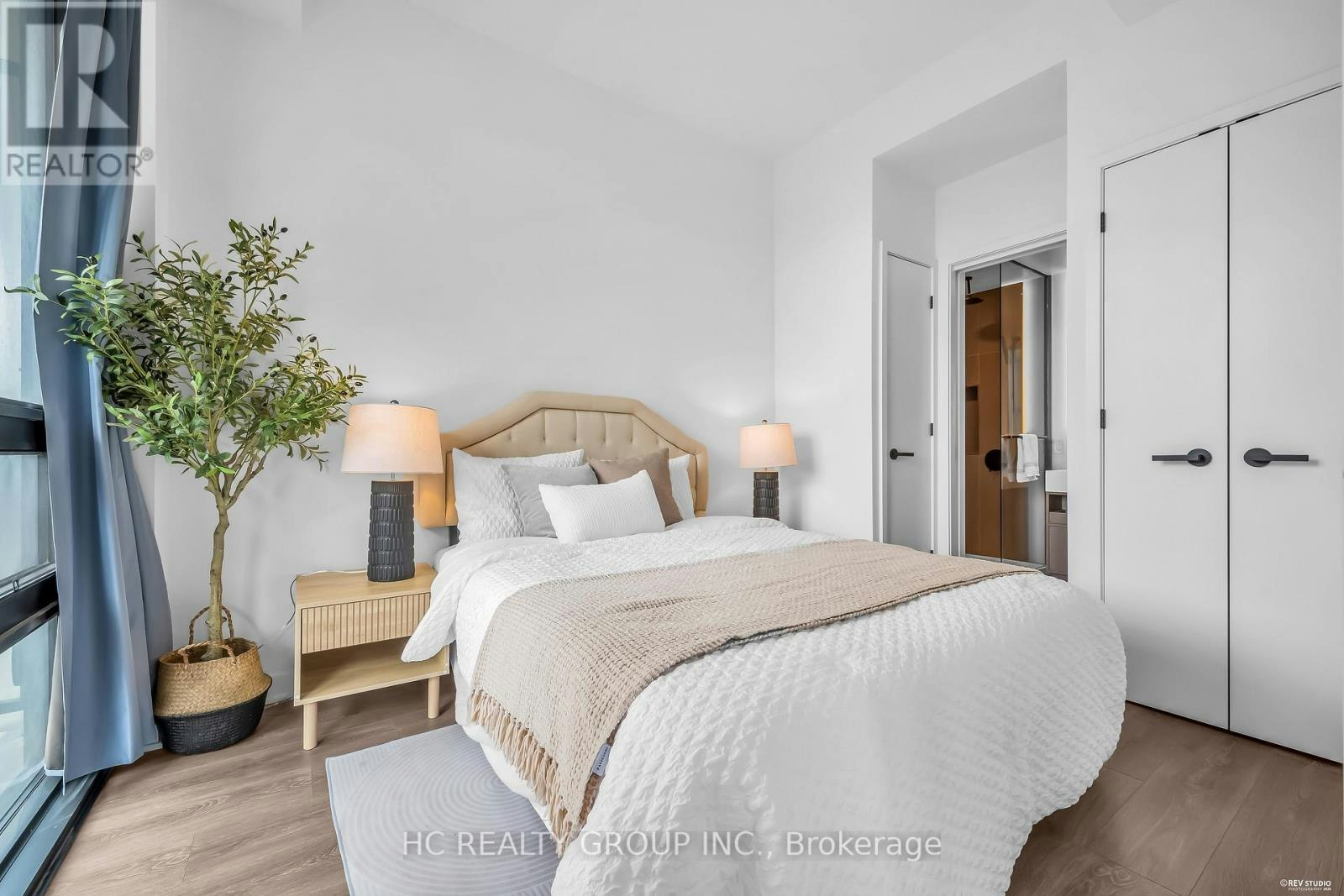 1805-55 Charles Street E, Toronto, ON, M4Y 0J1 - 17