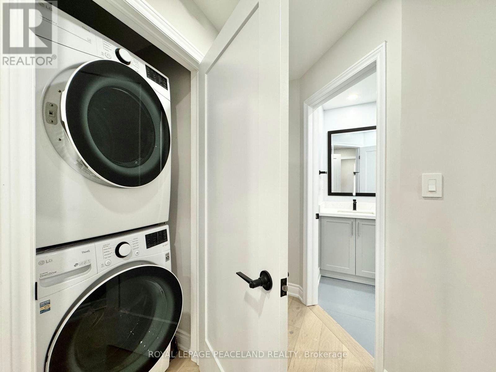 47 Chamberlain Avenue, Toronto, ON, M6E 4J9 - 12