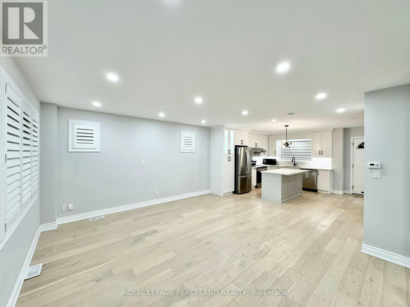 47 Chamberlain Avenue, Toronto, ON, M6E 4J9 - 4