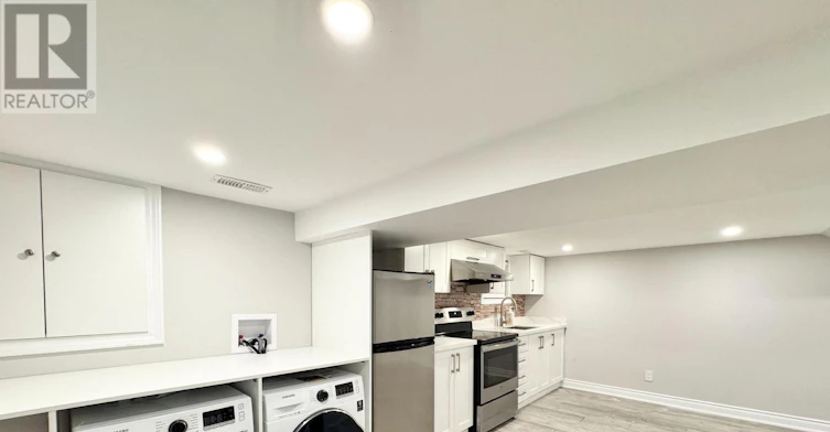 47 Chamberlain Avenue, Toronto, ON, M6E 4J9 - 17