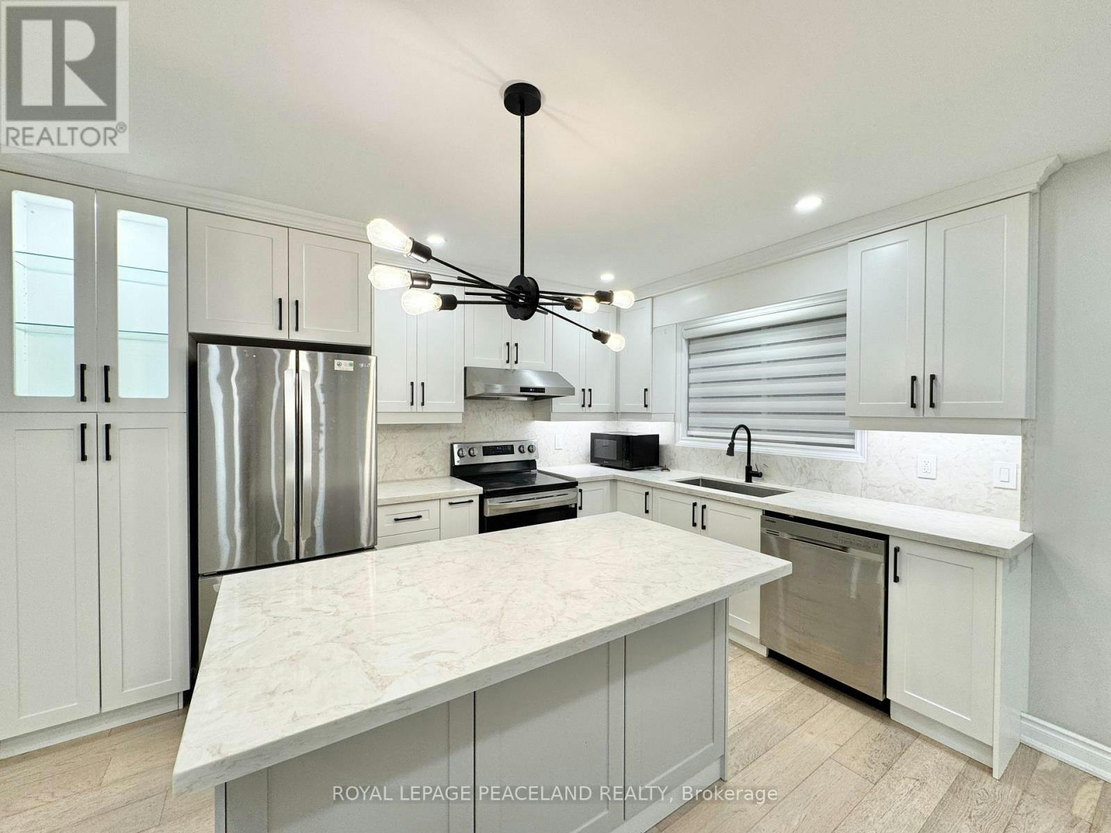47 Chamberlain Avenue, Toronto, ON, M6E 4J9 - 7