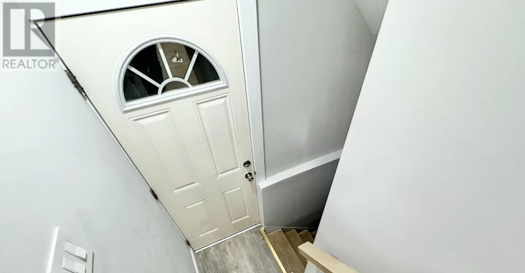 47 Chamberlain Avenue, Toronto, ON, M6E 4J9 - 15