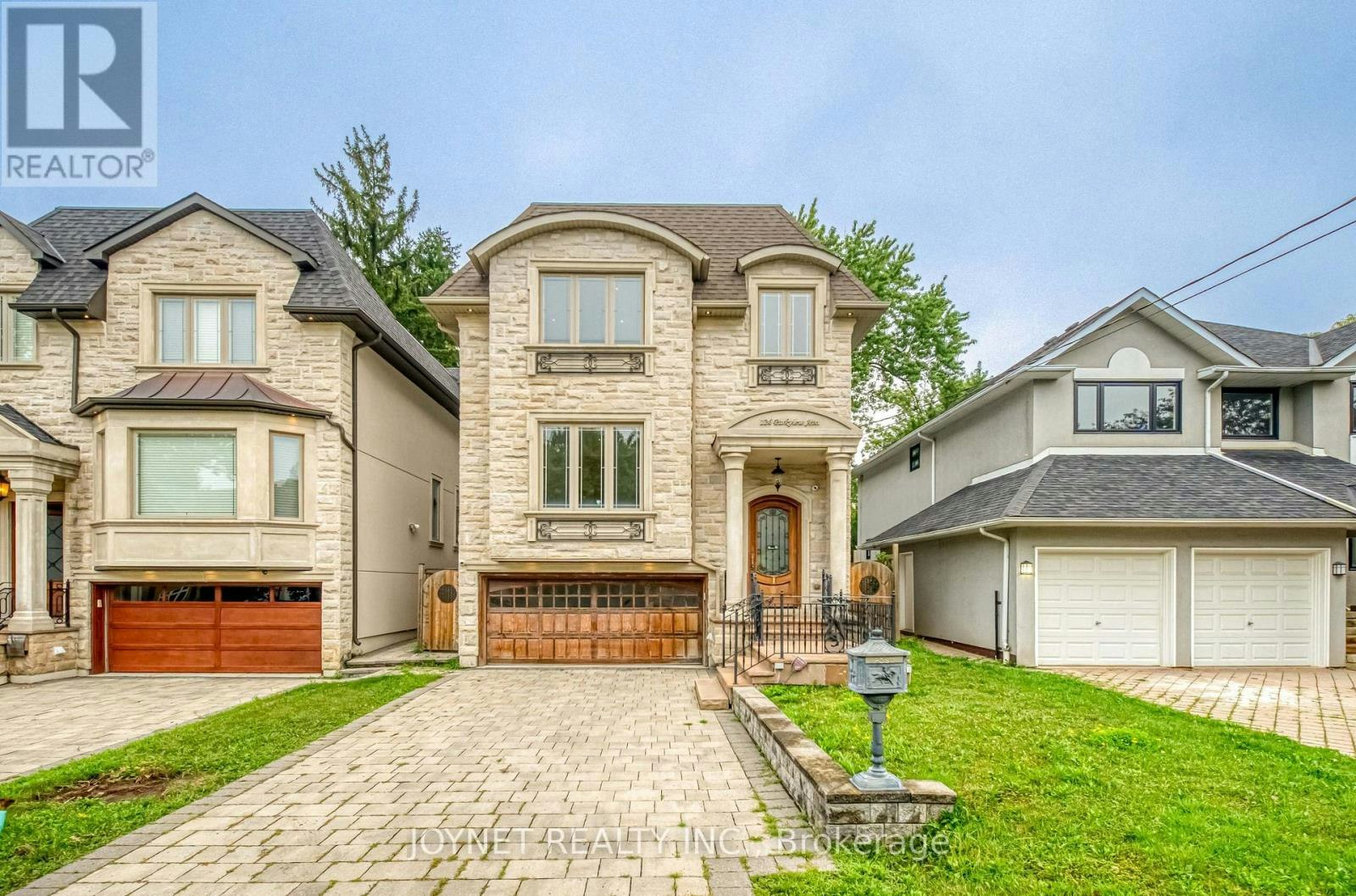 126 Parkview Avenue, Toronto, ON, M2N 3Y5