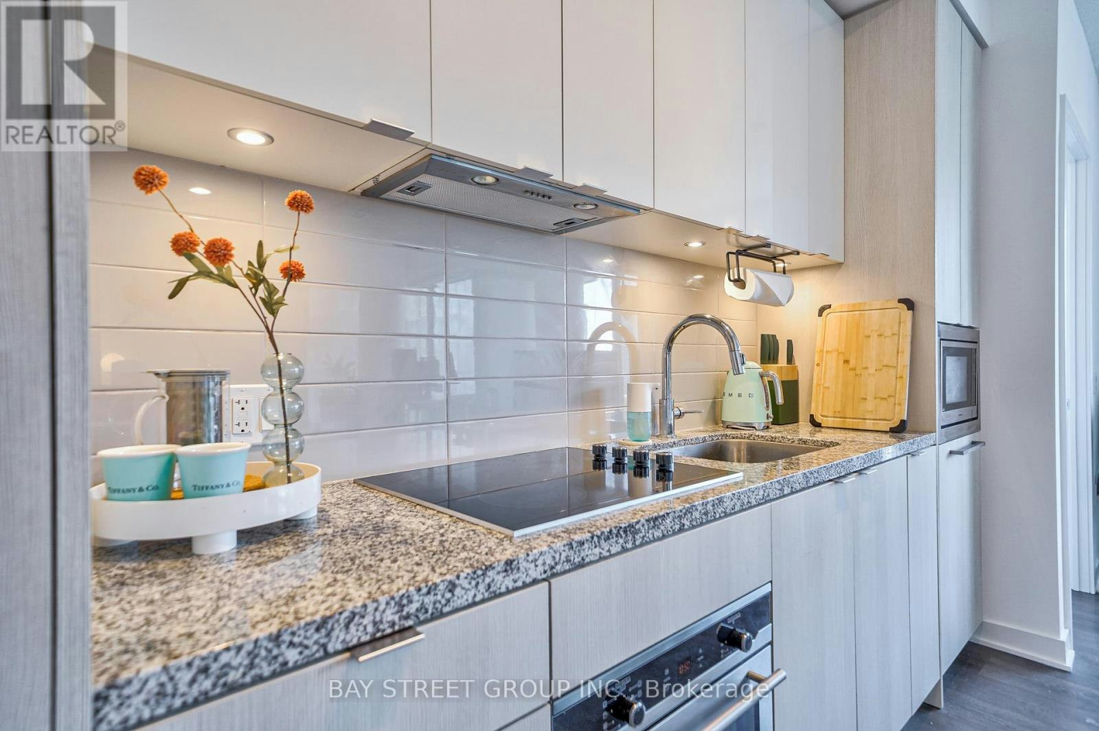 2205-115 Blue Jays Way, Toronto, ON, M5V 0N4 - 10
