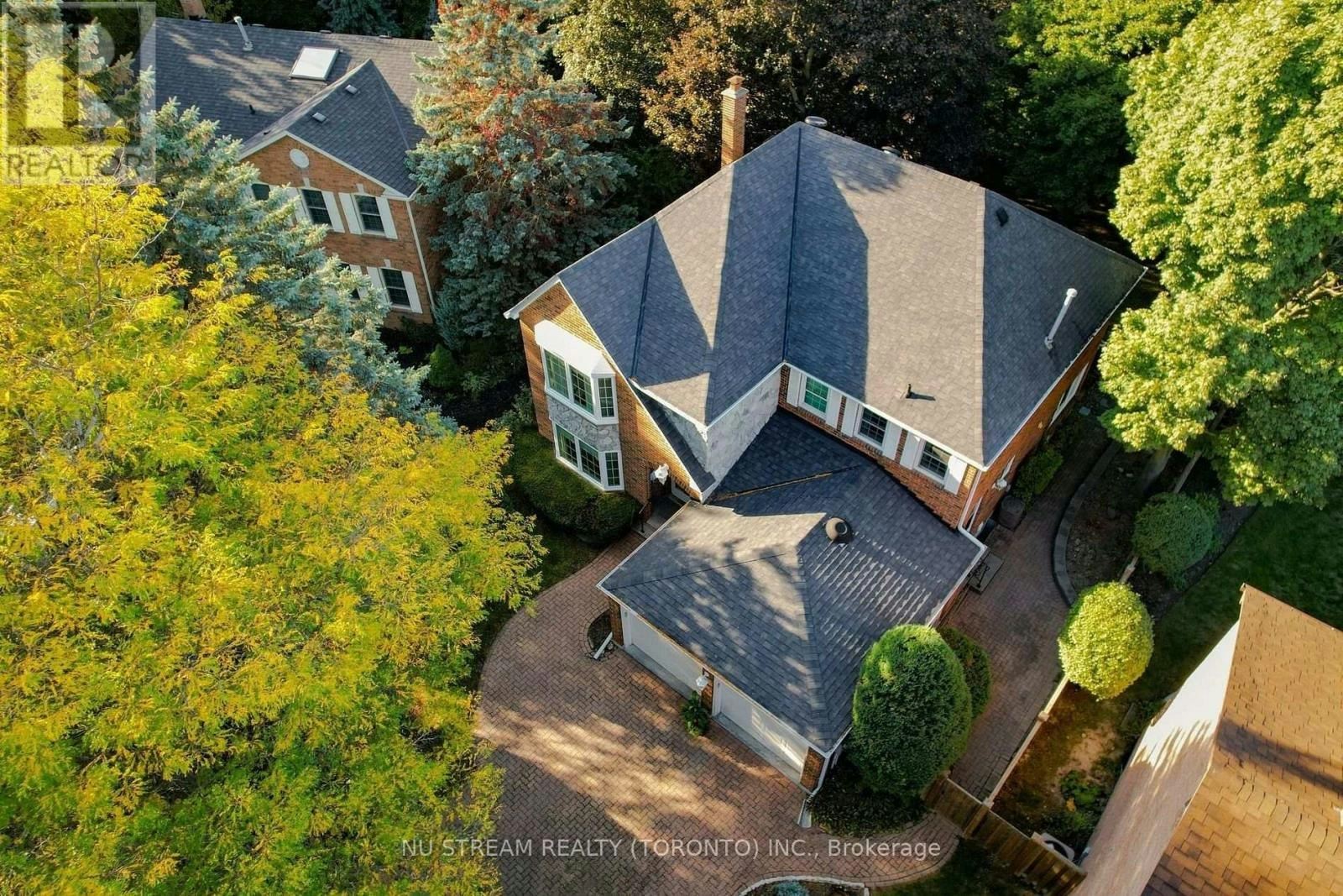 8 Roverdale Court, Markham, ON, L3R 7K7 - 2