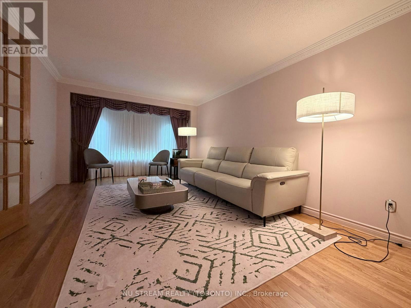 8 Roverdale Court, Markham, ON, L3R 7K7 - 4