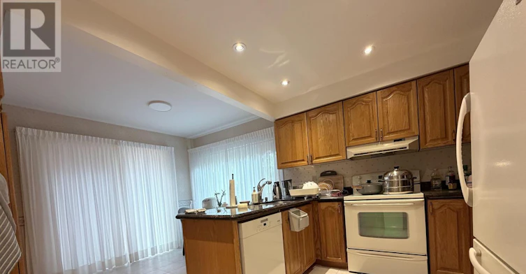 8 Roverdale Court, Markham, ON, L3R 7K7 - 8