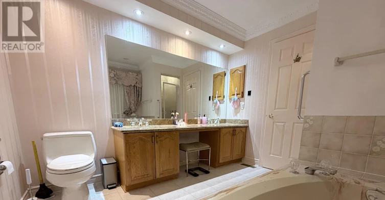 8 Roverdale Court, Markham, ON, L3R 7K7 - 11