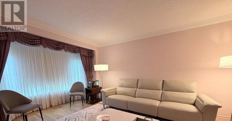 8 Roverdale Court, Markham, ON, L3R 7K7 - 3