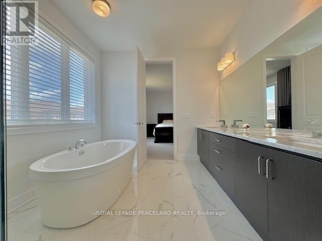 12 Sikura Circle, Aurora, ON, L4G 3Y8 - 15