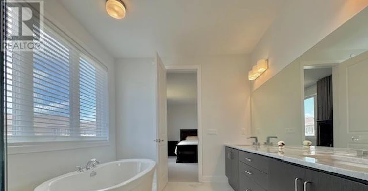 12 Sikura Circle, Aurora, ON, L4G 3Y8 - 15