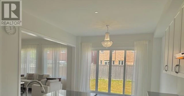 12 Sikura Circle, Aurora, ON, L4G 3Y8 - 9