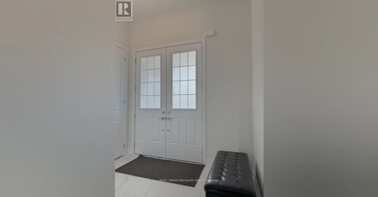 12 Sikura Circle, Aurora, ON, L4G 3Y8 - 2