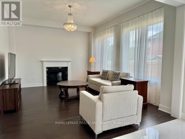 12 Sikura Circle, Aurora, ON, L4G 3Y8 - 4