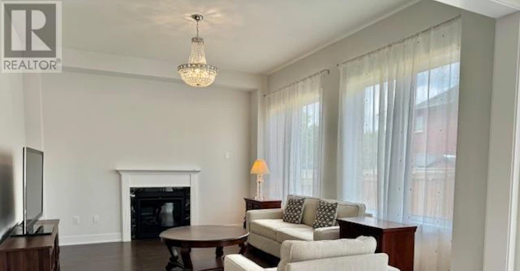 12 Sikura Circle, Aurora, ON, L4G 3Y8 - 4