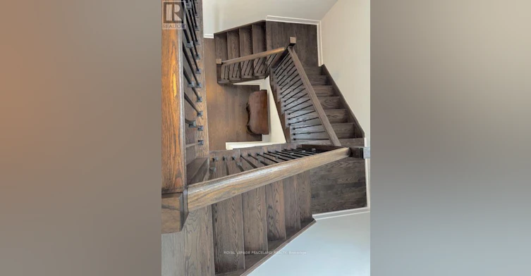 12 Sikura Circle, Aurora, ON, L4G 3Y8 - 12