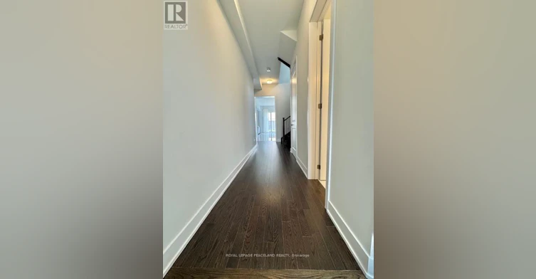 12 Sikura Circle, Aurora, ON, L4G 3Y8 - 3