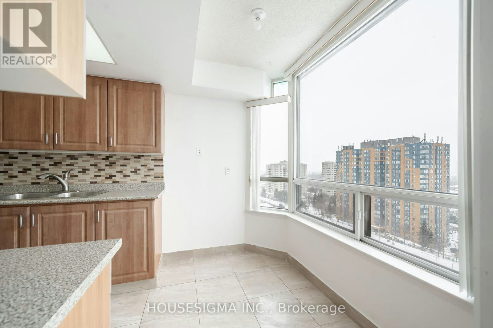 1605-330 Alton Towers Circle, Toronto, ON, M1V 5H3 - 8