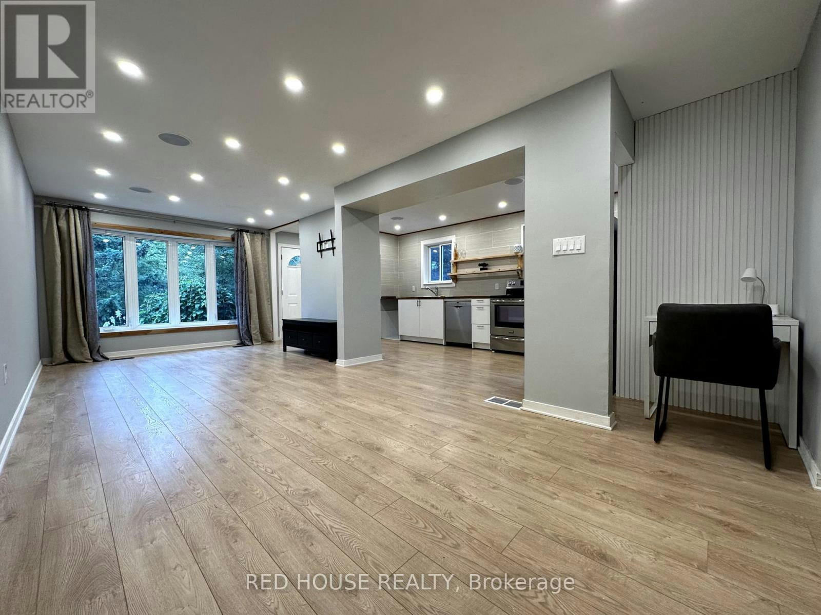 52 Charlbrook Avenue, Barrie, ON, L4M 2Y4