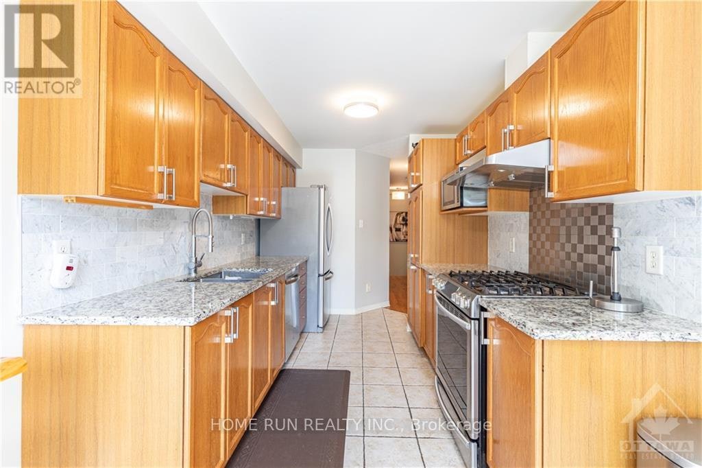 2 Borealis Crescent, Ottawa, ON, K1K 4T4 - 11