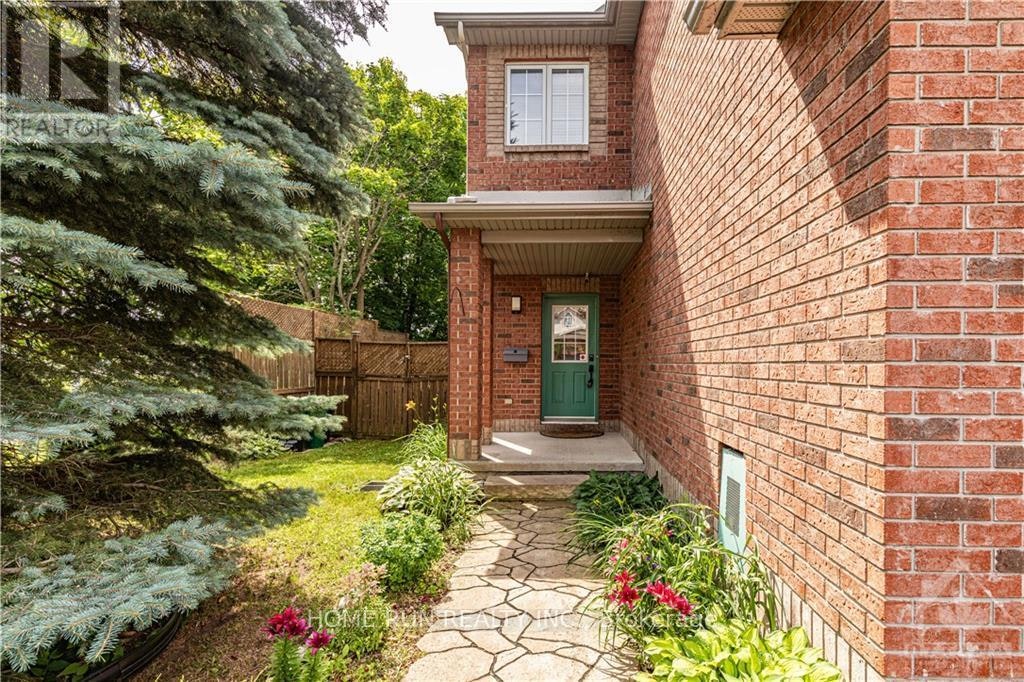 2 Borealis Crescent, Ottawa, ON, K1K 4T4 - 2