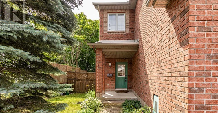2 Borealis Crescent, Ottawa, ON, K1K 4T4 - 2