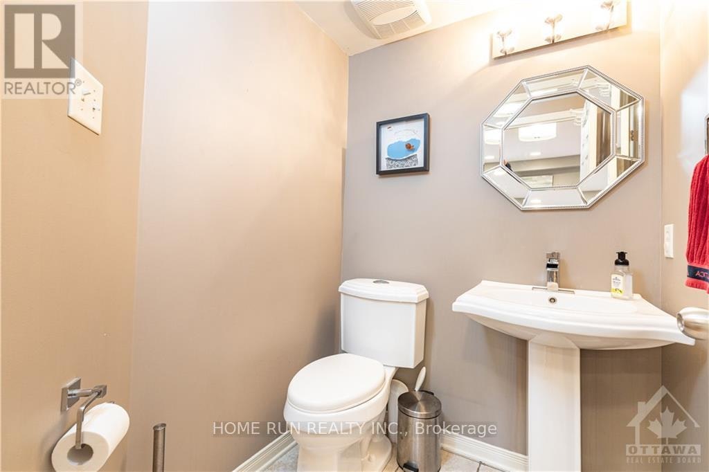 2 Borealis Crescent, Ottawa, ON, K1K 4T4 - 7