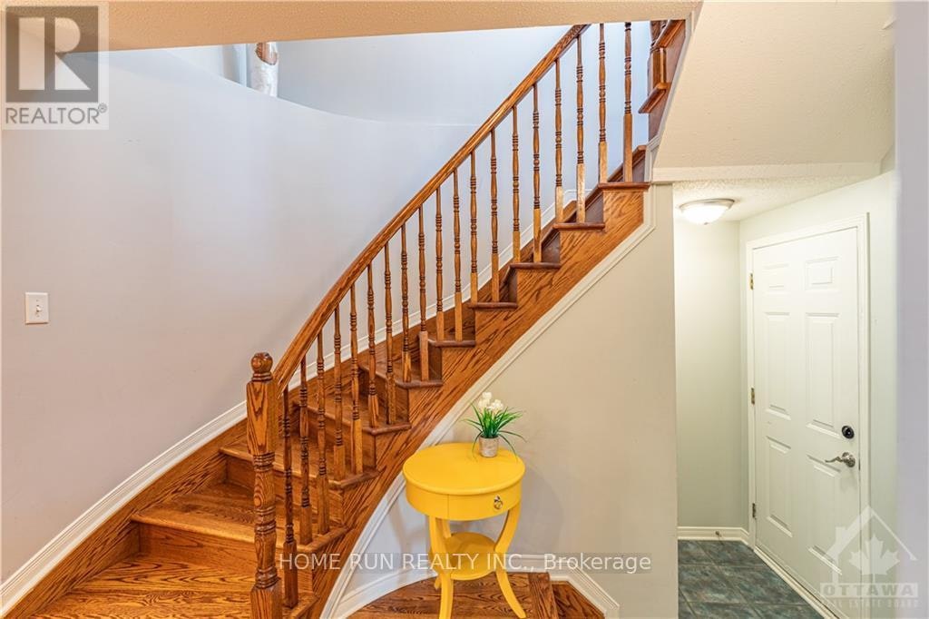 2 Borealis Crescent, Ottawa, ON, K1K 4T4 - 23