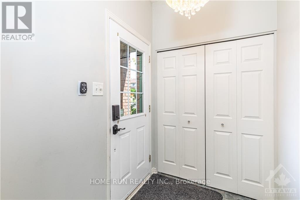 2 Borealis Crescent, Ottawa, ON, K1K 4T4 - 3
