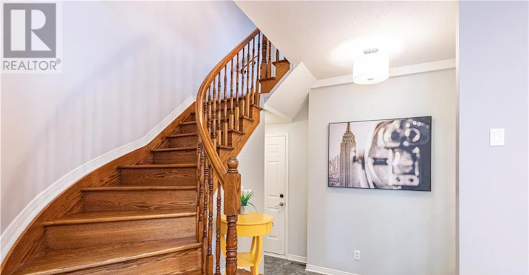 2 Borealis Crescent, Ottawa, ON, K1K 4T4 - 4