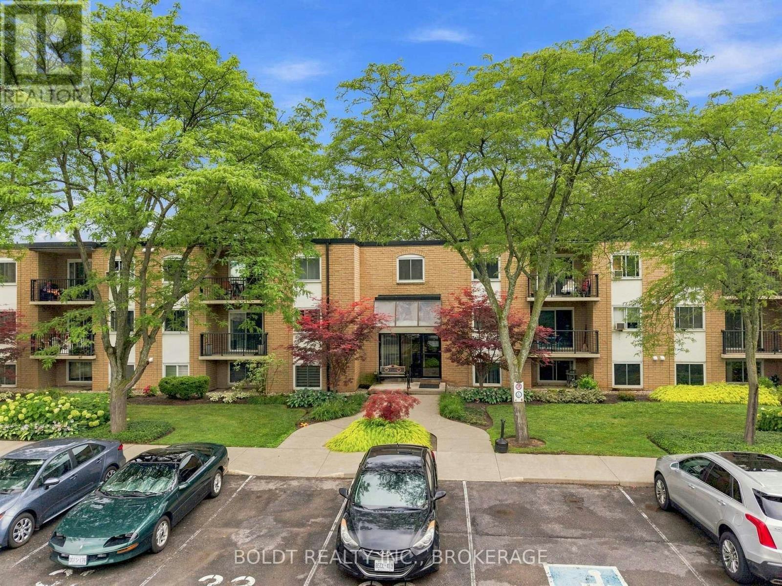 110-6 Westlake Lane, St. Catharines, ON, L2N 5S3