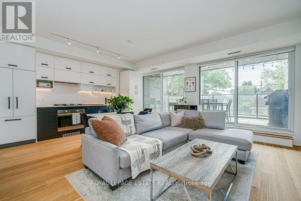 211-1888 Queen Street E, Toronto, ON, M4L 1H3