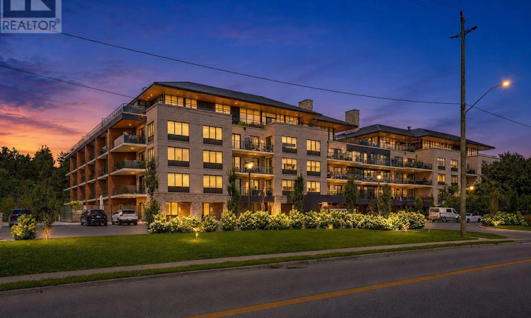 214-6523 Wellington 7 Road Road