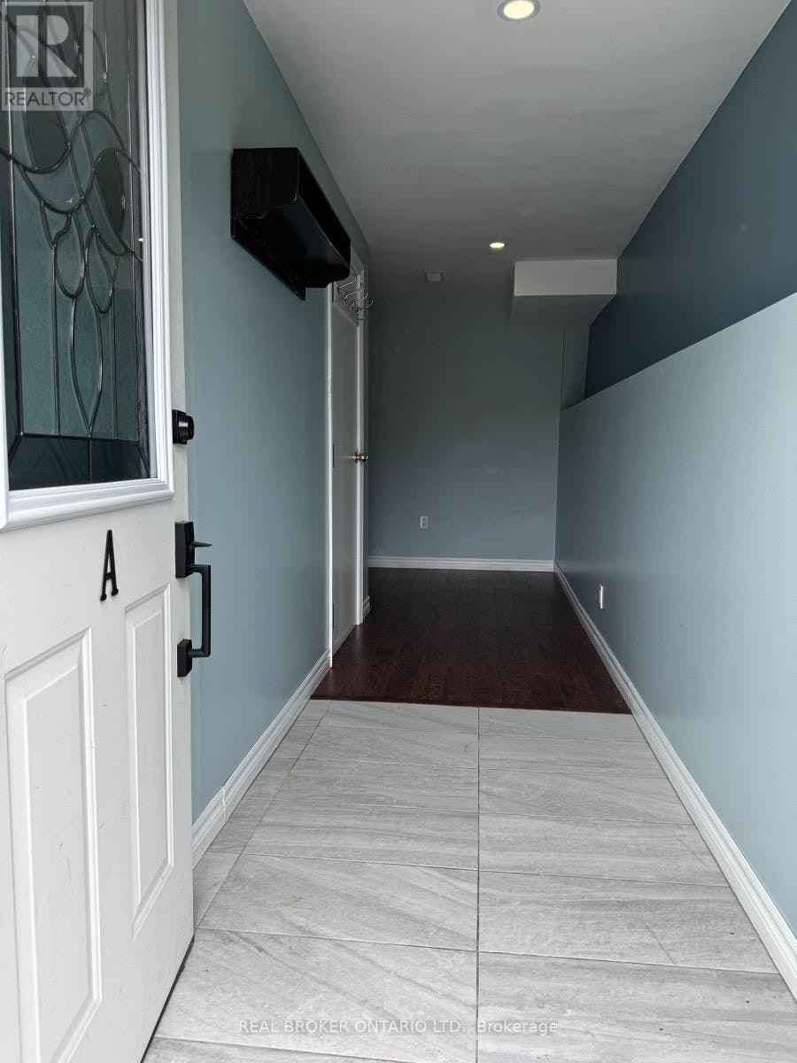 A-34 Engel Crescent, Barrie, ON, L4N 6K5 - 2