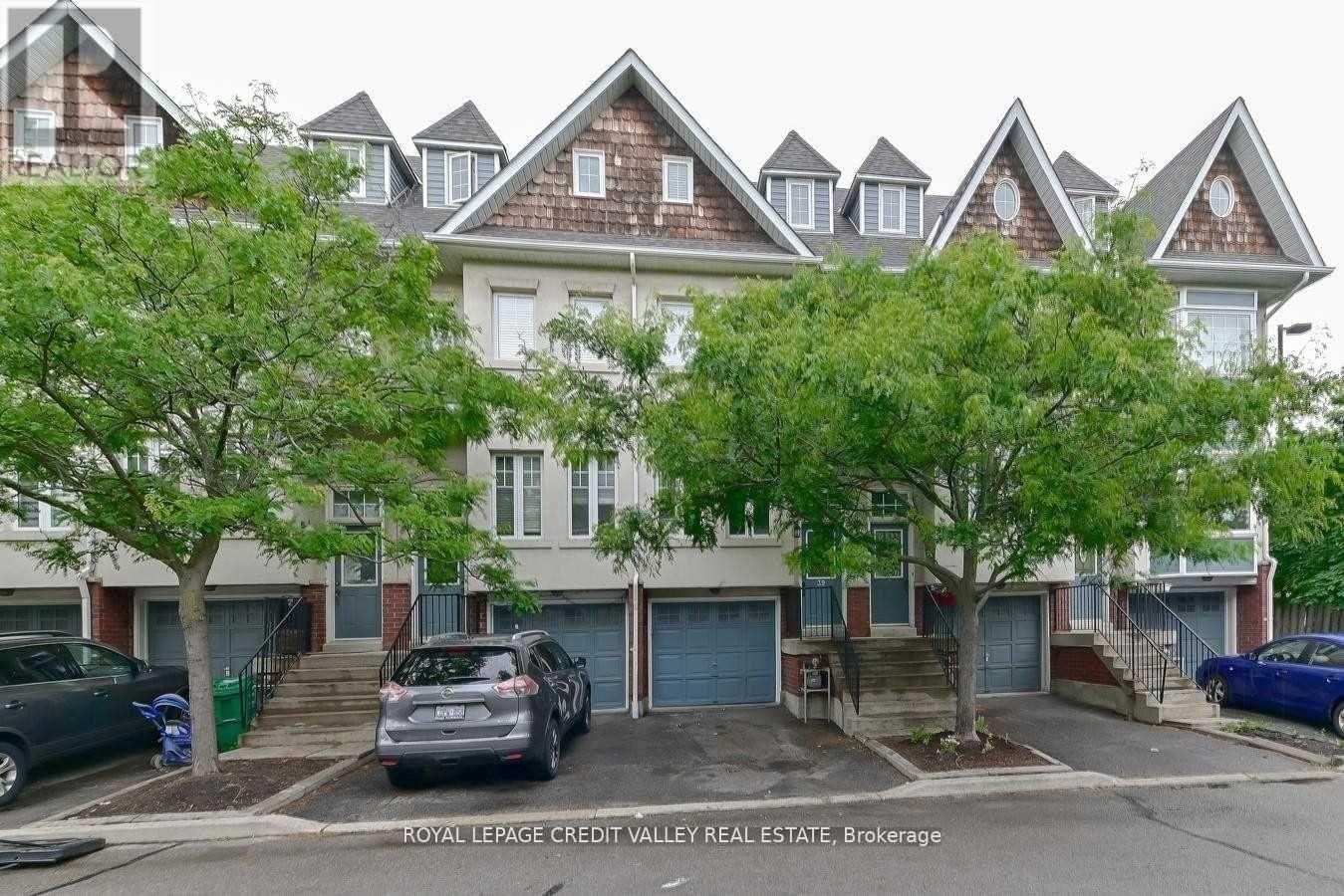 39-800 Dundas Street W, Mississauga, ON, L5C 4S9