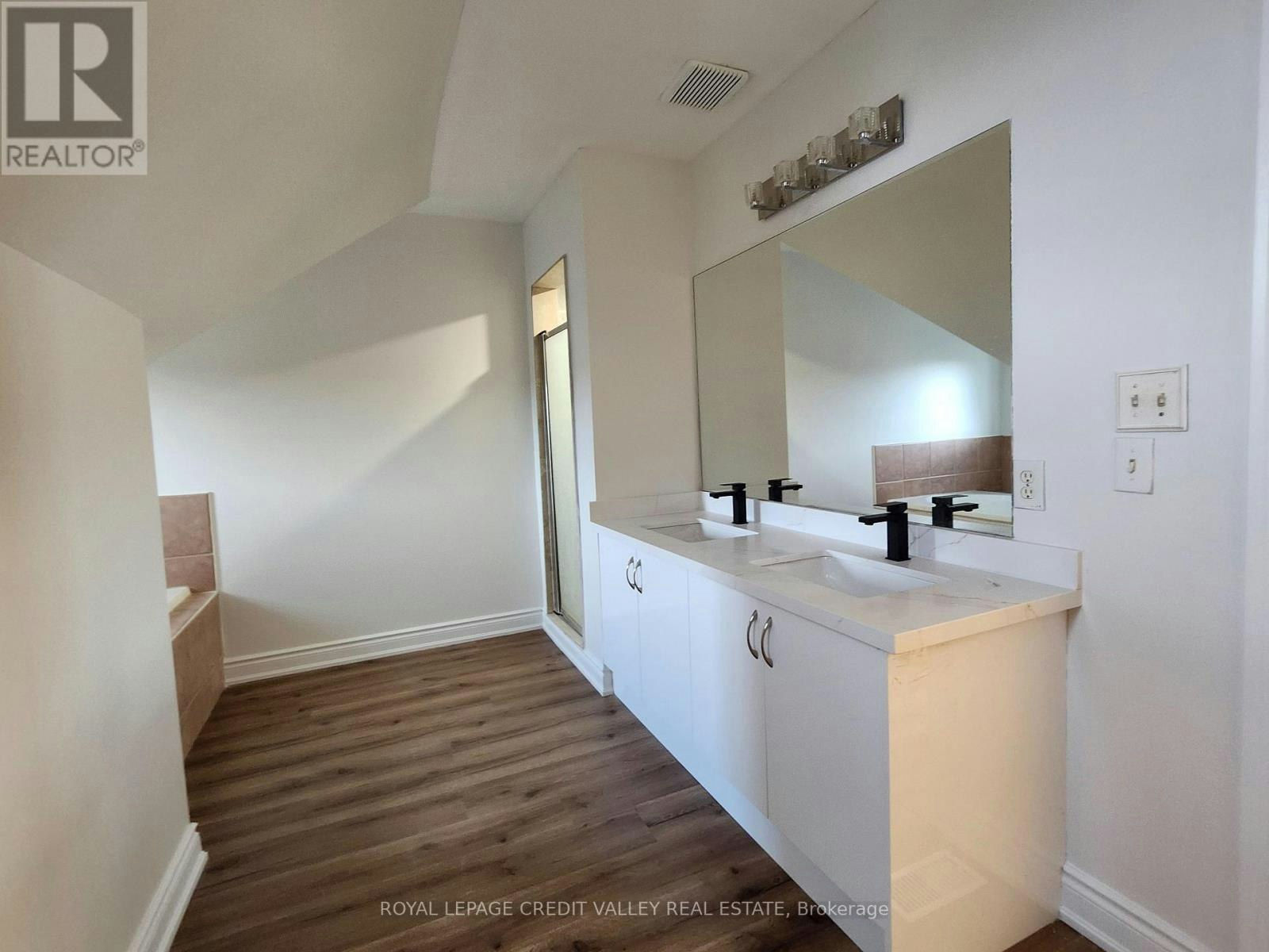 39-800 Dundas Street W, Mississauga, ON, L5C 4S9 - 12