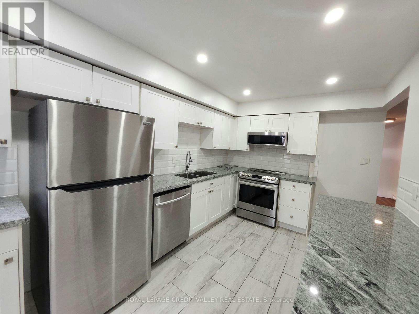 39-800 Dundas Street W, Mississauga, ON, L5C 4S9 - 6