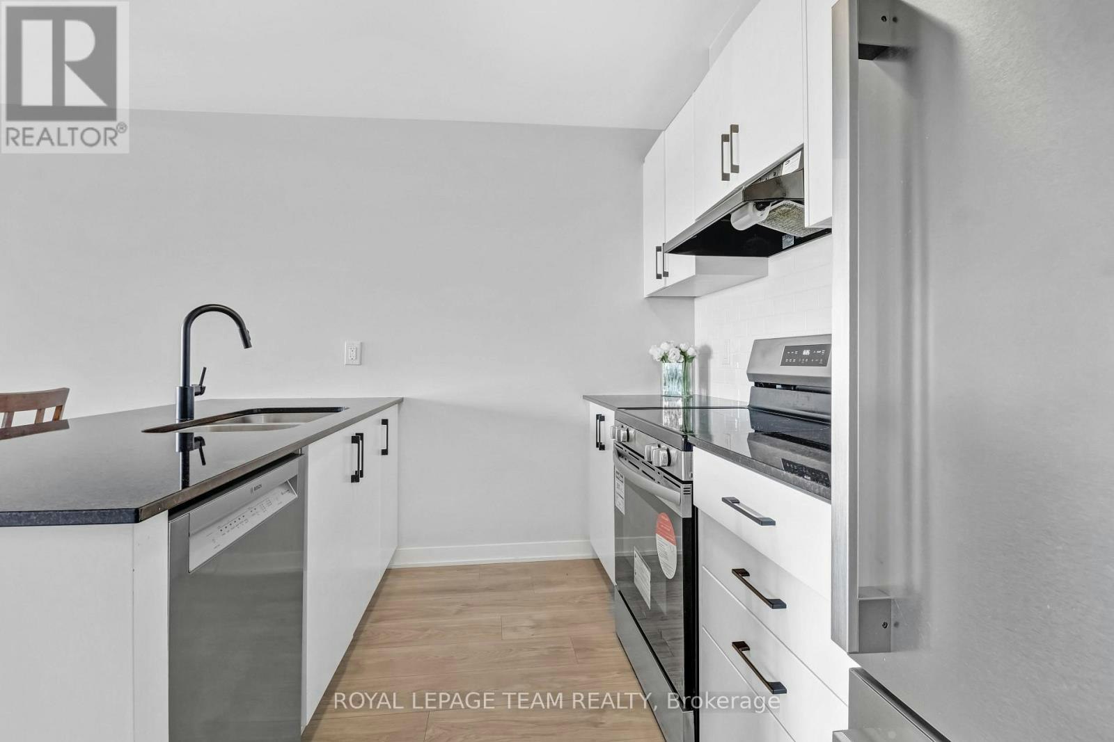 620 Parnian Private, Ottawa, ON, K2J 7K6 - 8