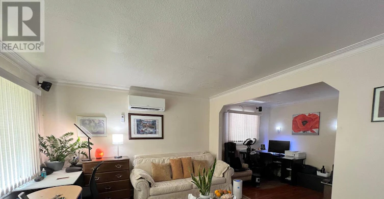 MAIN-124 Glencrest Boulevard, Toronto, ON, M4B 1L8 - 5
