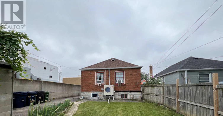MAIN-124 Glencrest Boulevard, Toronto, ON, M4B 1L8 - 12