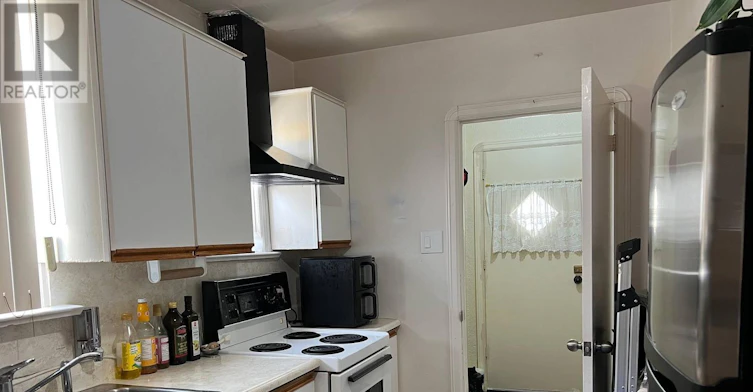 MAIN-124 Glencrest Boulevard, Toronto, ON, M4B 1L8 - 3