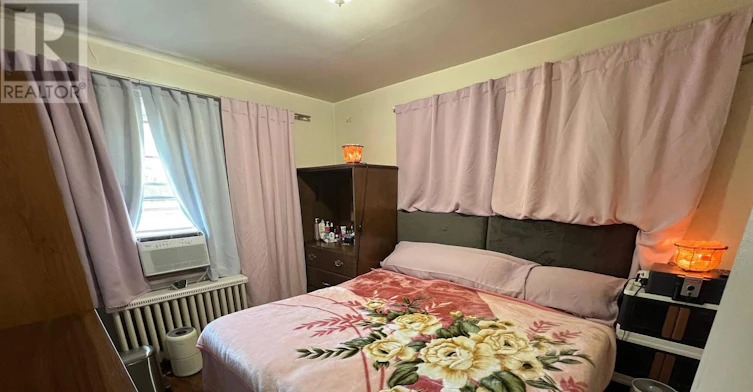 MAIN-124 Glencrest Boulevard, Toronto, ON, M4B 1L8 - 9