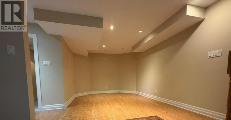 56 Albright (Lower Crescent, Richmond Hill, ON, L4E 4Z4 - 4