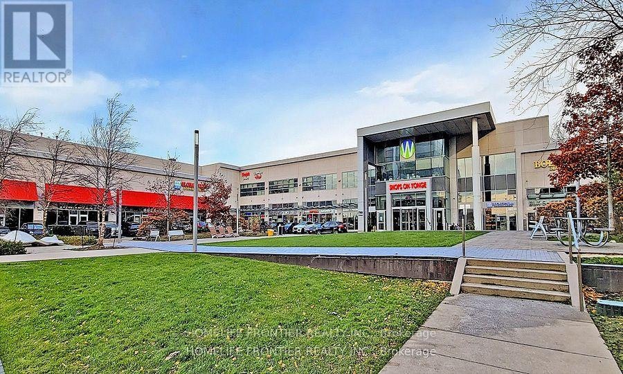 2528-7161 Yonge Street, Vaughan, ON, L3T 0C8 - 32