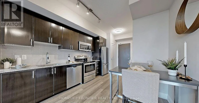 2528-7161 Yonge Street, Vaughan, ON, L3T 0C8 - 12