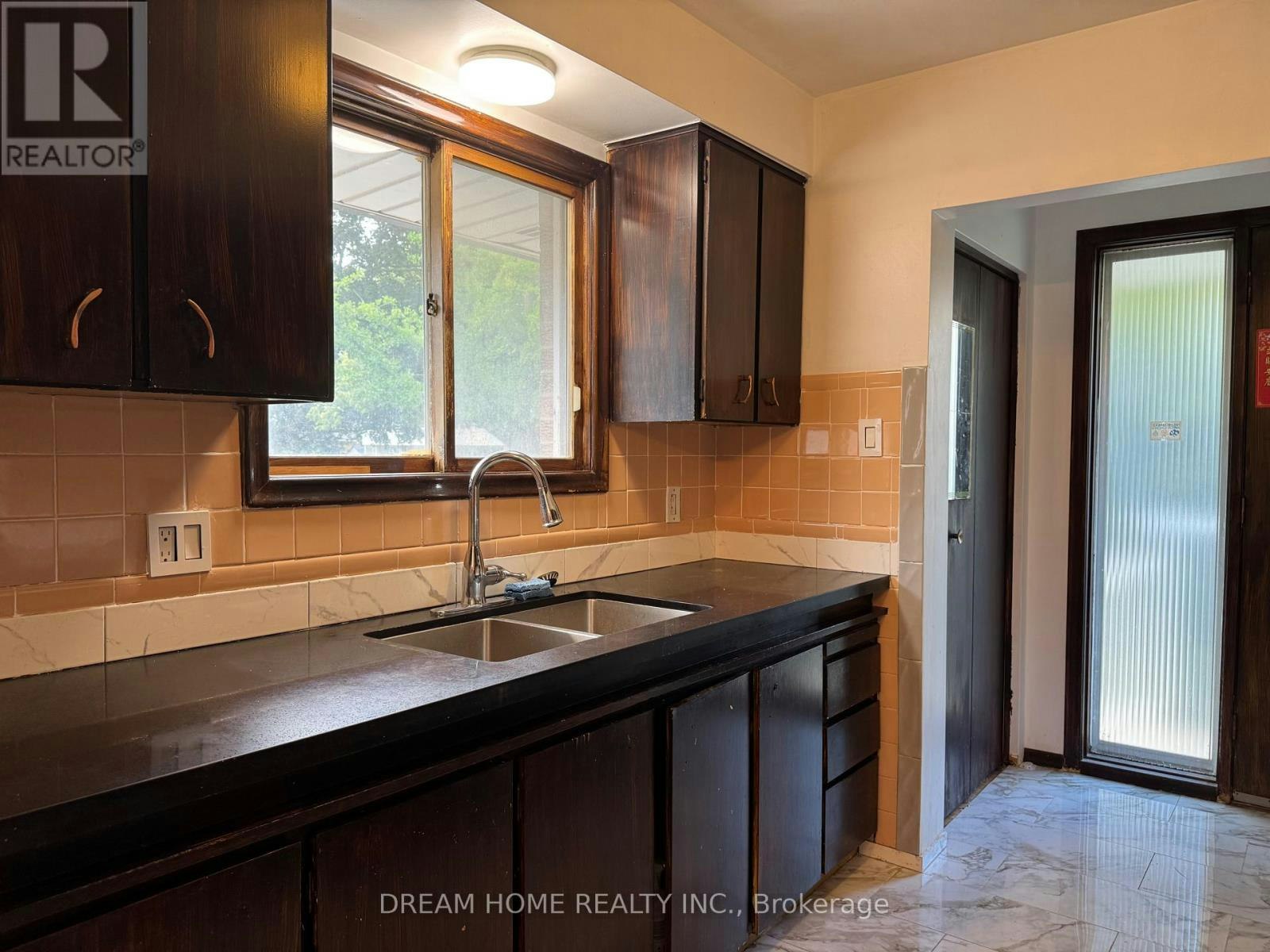 48 Meadowlark Drive, Hamilton, ON, L9A 2K7 - 9
